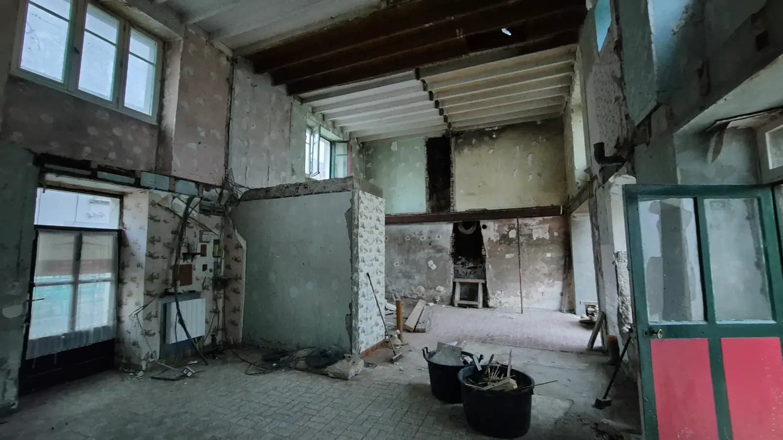 Une rénovation lourde avant travaux, plusieurs lots à consulter sur le même chantier